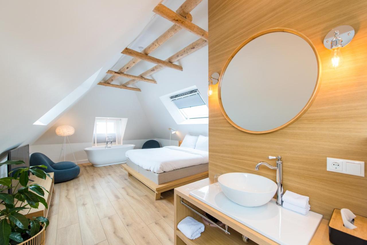 Fietshotel Zee Van Tijd Holwerd Exteriör bild